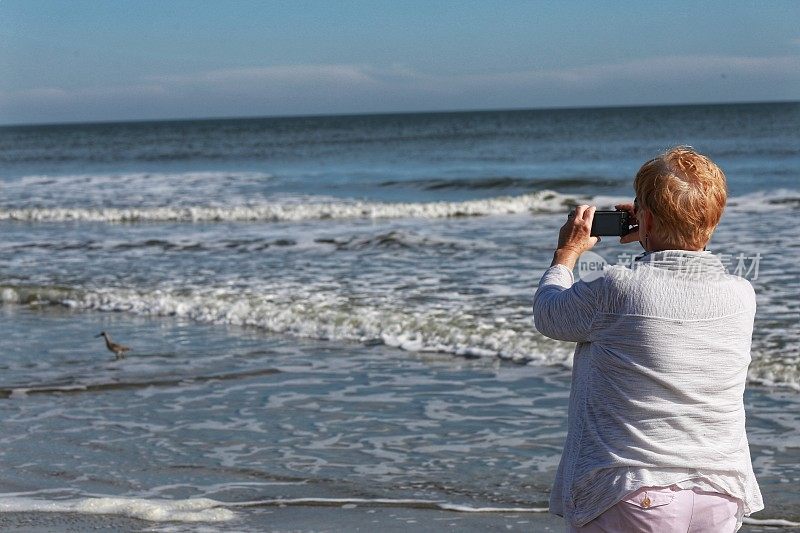 退休女性摄影师爱好摄影，Ocean, Hilton Head, SC